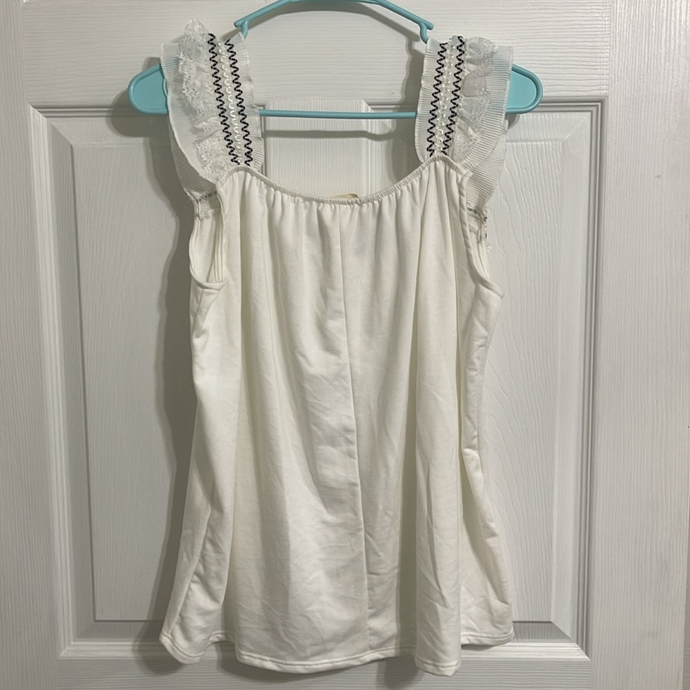 White Top - Picture 2 of 3